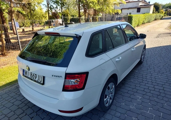 Skoda Fabia cena 38899 przebieg: 93931, rok produkcji 2019 z Urzędów małe 466